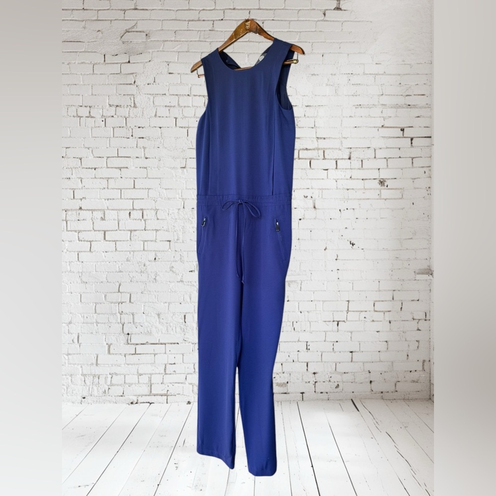 Vince Camuto Sleeveless Jumpsuit. Navy Blue. Size 6
